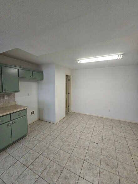 Building Photo - 801 Johnson Cir