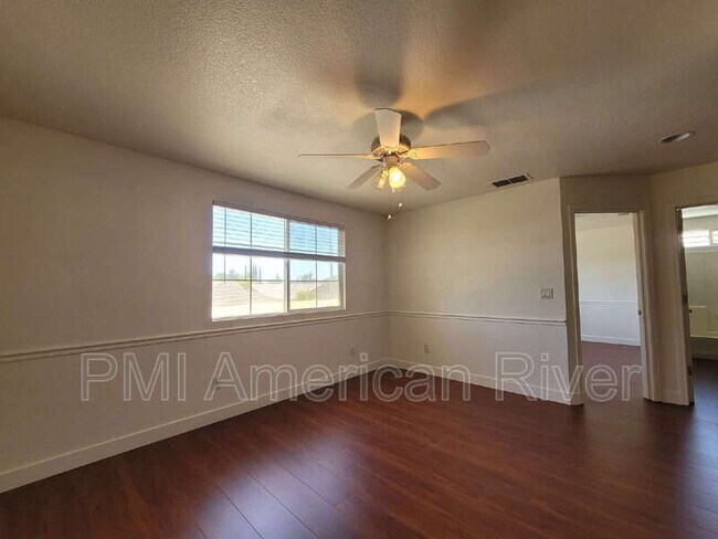 Building Photo - 1375 Pintail Way