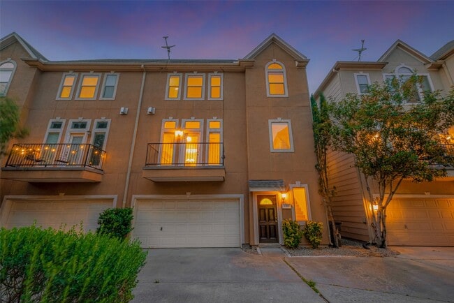 Primary Photo - 1319 Birdsall St