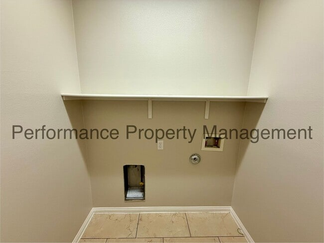 Building Photo - Stunning 4 Bed/3 Bath SW Bakersfield Home w/ Solar, RBP & $0 Deposit Option