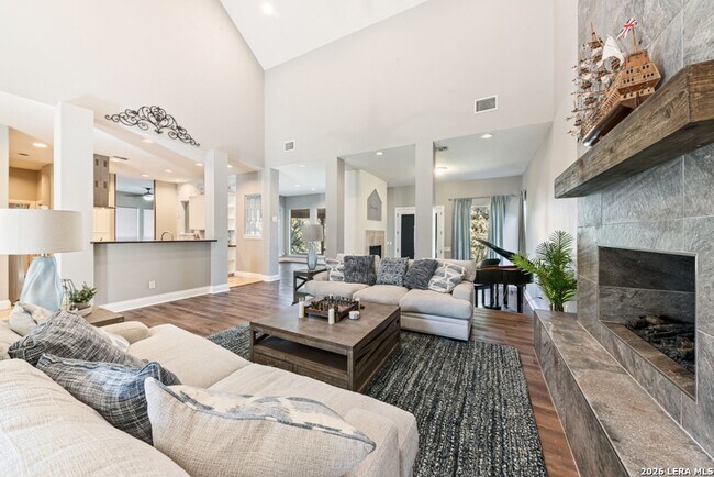 Building Photo - Charming Home Awaits: Spacious & Modern Living in a Prime Location