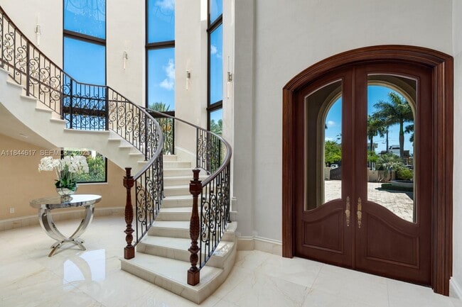 Building Photo - 198 Palm Ave