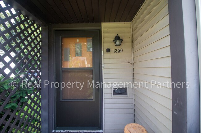 Building Photo - 1350 Giddings Ave SE