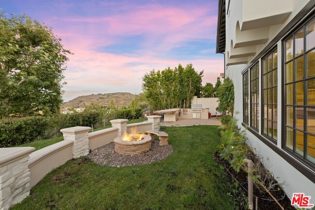 Building Photo - 25561 Prado De Oro