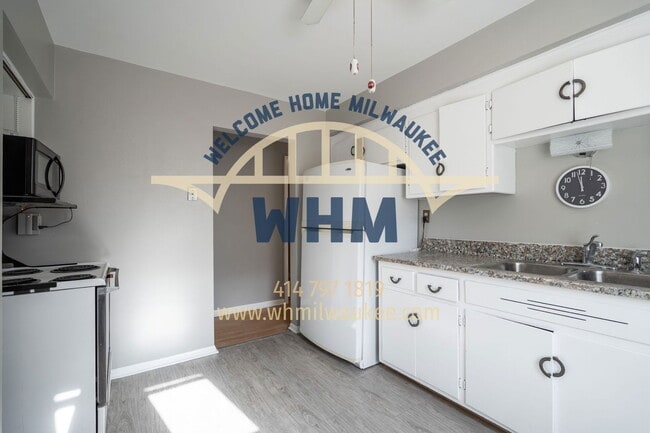 Building Photo - 2526 S 96th St