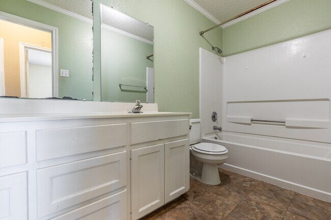 Building Photo - 10312 Sierra W Dr