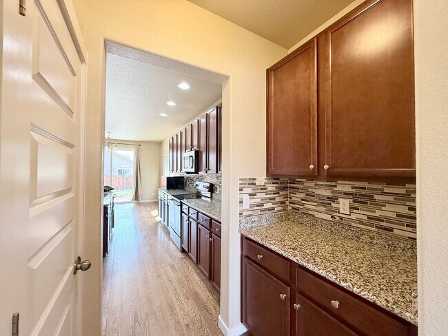Building Photo - 6531 Wexford Dr