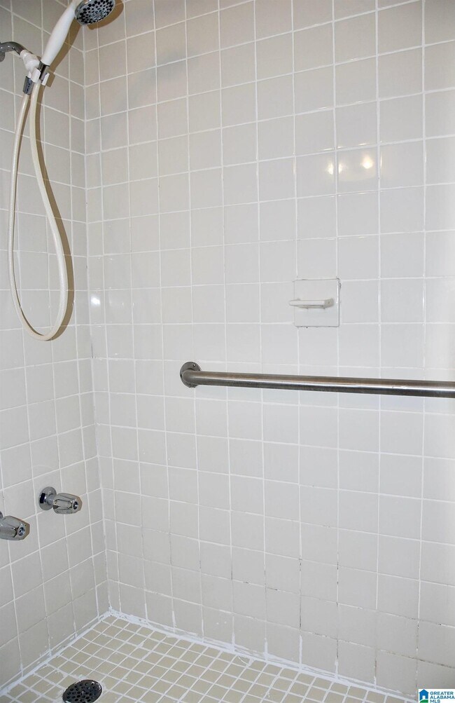 Building Photo - 3257 Allison-Bonnett Memorial Dr