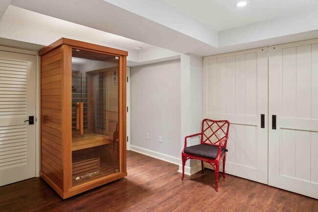 Building Photo - 5969 N Shore Dr