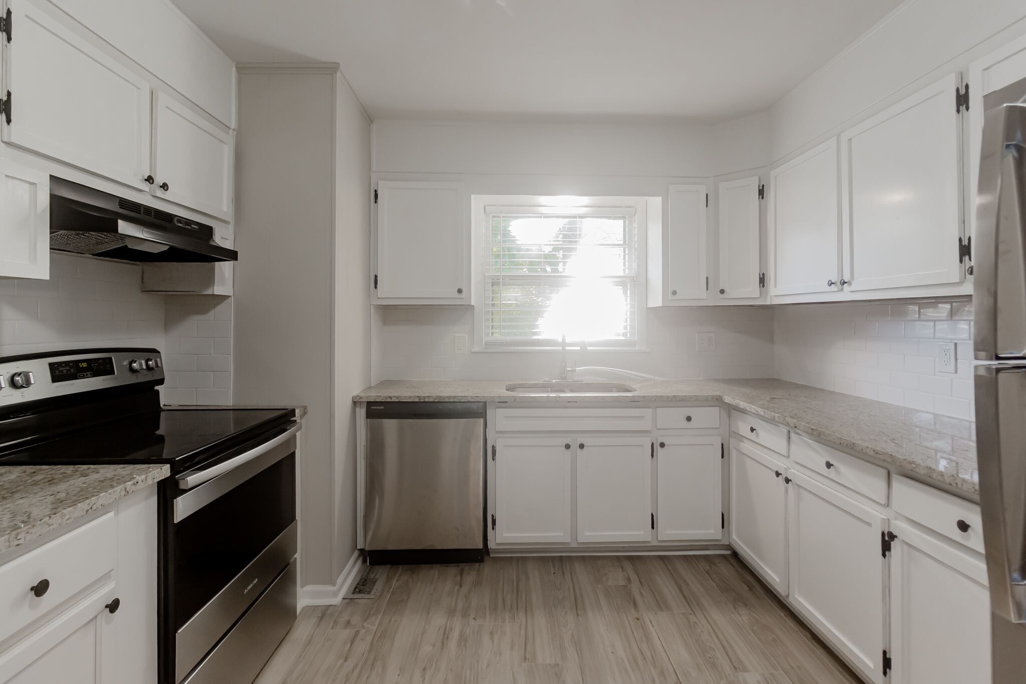 Building Photo - 609 Marguerite Dr NW