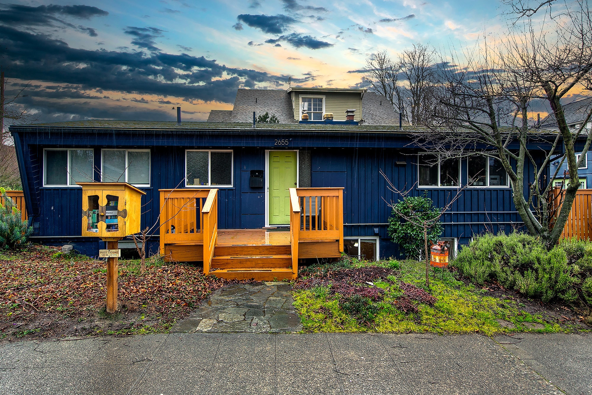 Building Photo - 2655 8th Ave W