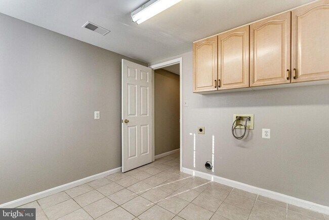 Building Photo - 6204 Windham Hill Run