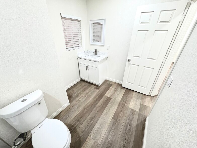 Building Photo - 106 S Pacific Ave