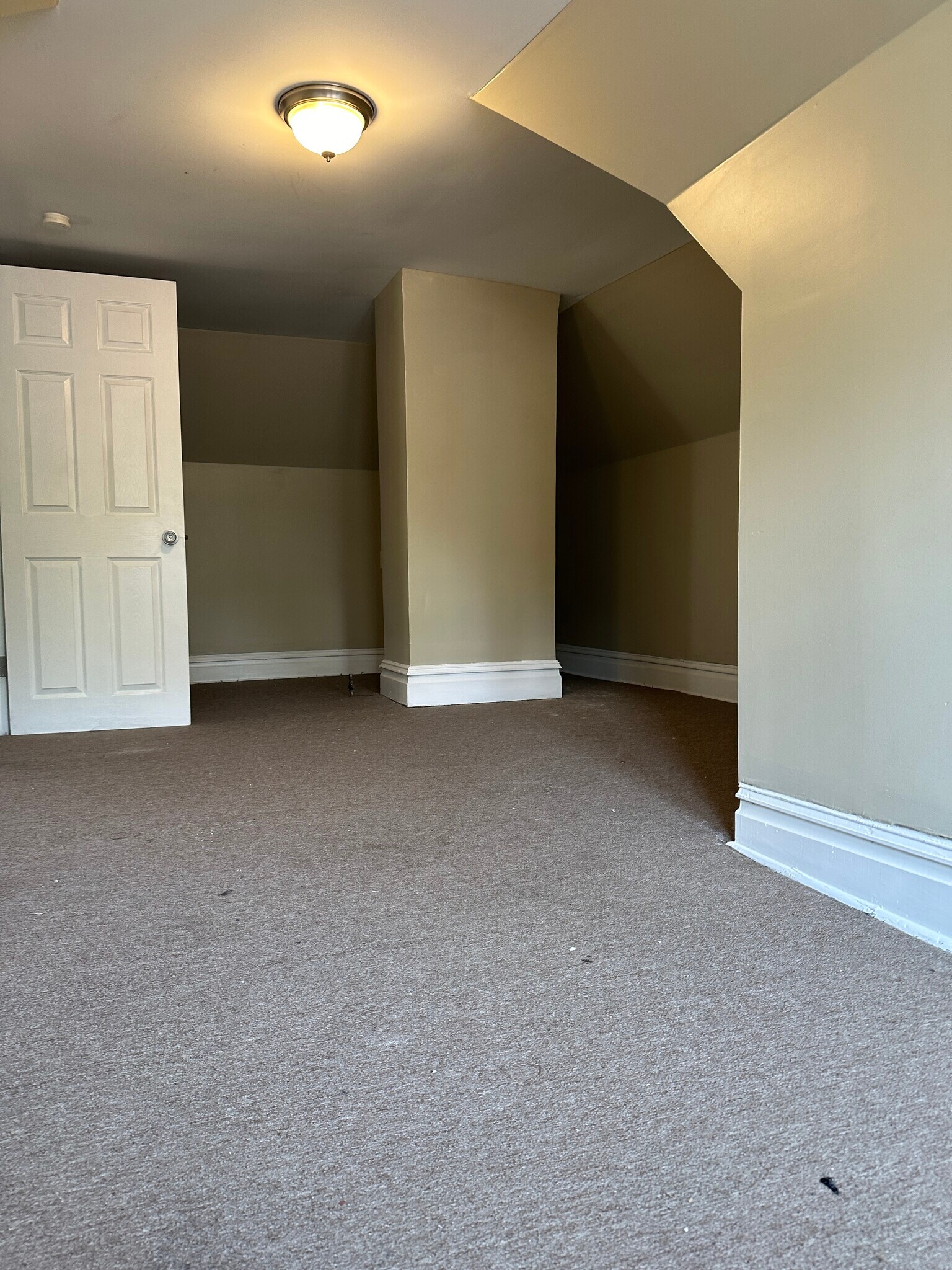 Building Photo - 48 Maytide St