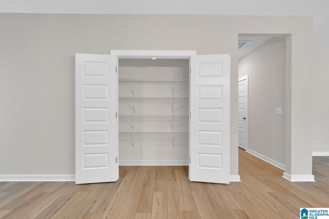 Building Photo - 615 Troubadour Ln