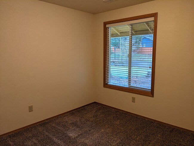 Building Photo - 2108 SE 135th Ave