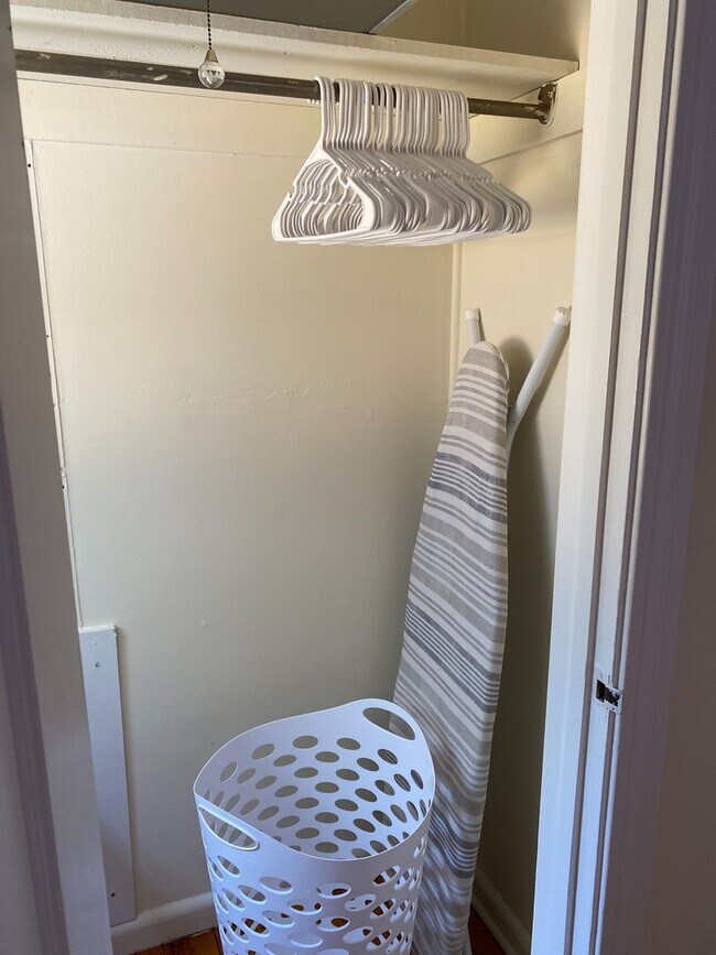 Building Photo - Nokomis Beachy Bungalow (Off Season)