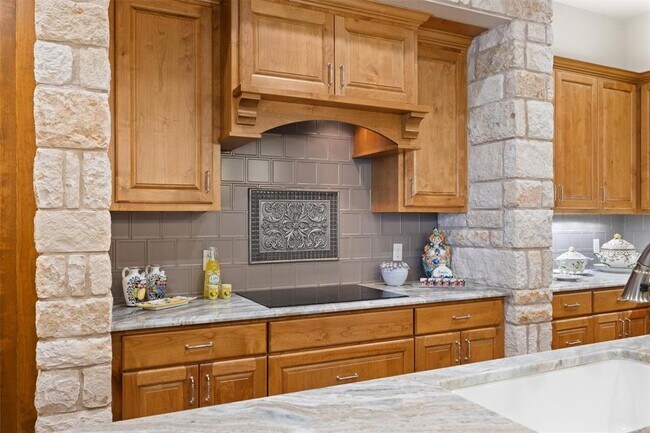 Building Photo - 203 Pristine Dr