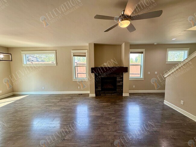 Building Photo - 63151 Black Powder Ln