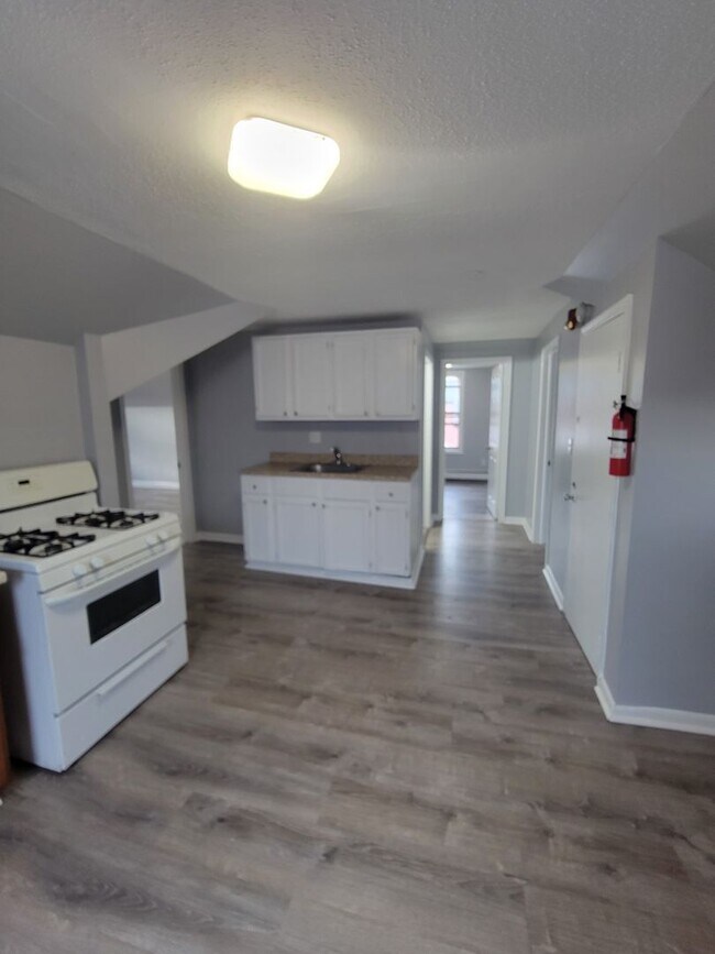 Building Photo - 29 Webster St