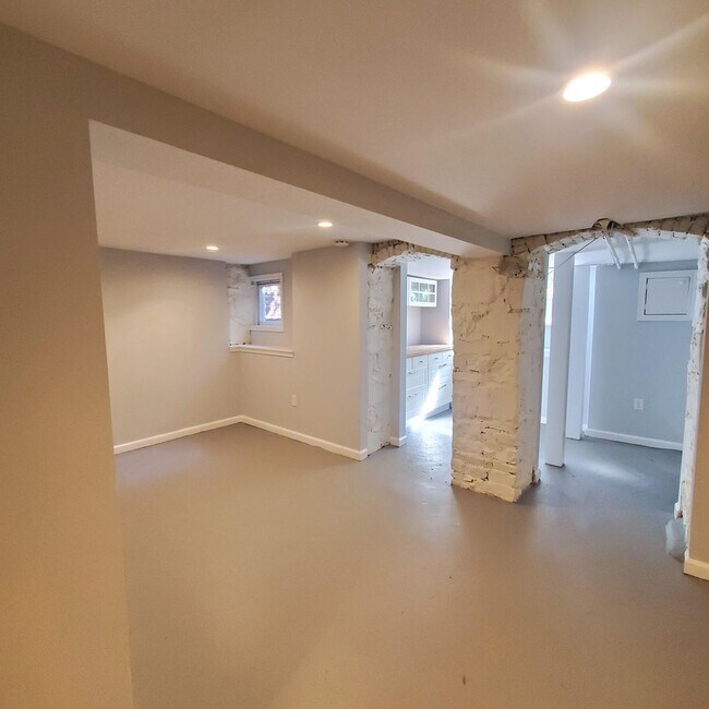 Building Photo - 3310 Gilman Terrace