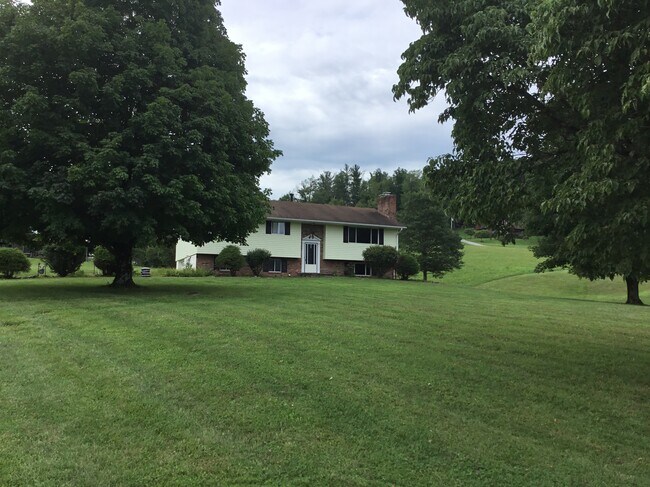 Building Photo - 56 Martha Ellen Dr