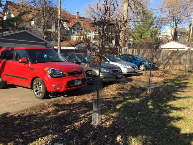 Building Photo - 2828 Humboldt Ave S