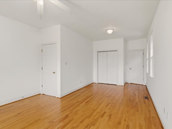 Building Photo - 5320 Baumgardner Rd