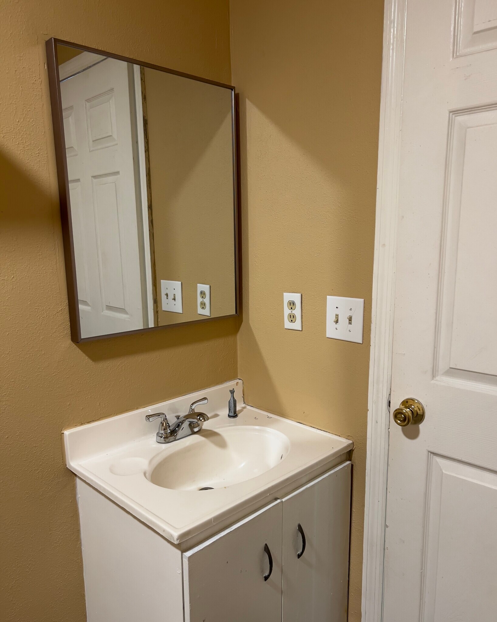 Building Photo - 107 Timberlane St