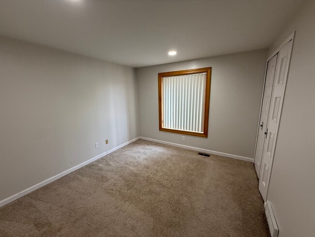 Building Photo - 29720 City Center Dr