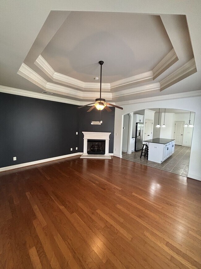 Building Photo - 3 Bed 2 Bath Home In Westover With A 2 Car Garage