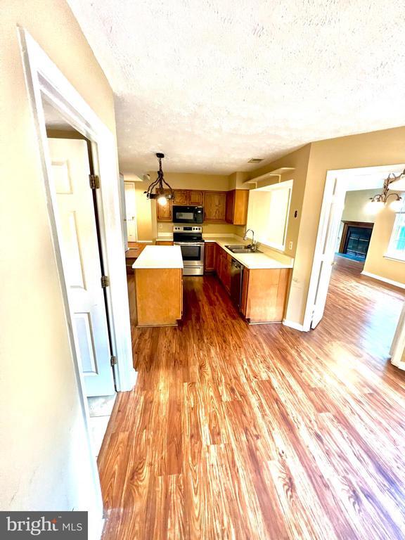 Building Photo - 4306 Lord Fairfax Ct