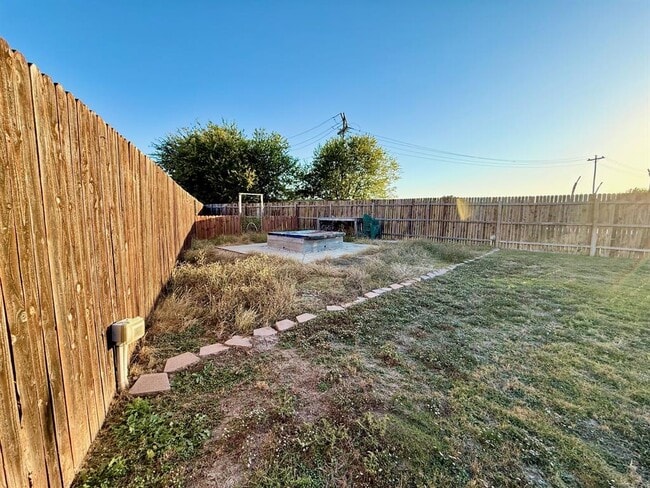 Building Photo - 249 La Dera Dr