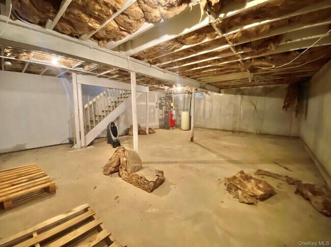 Building Photo - 7 Penny Ln