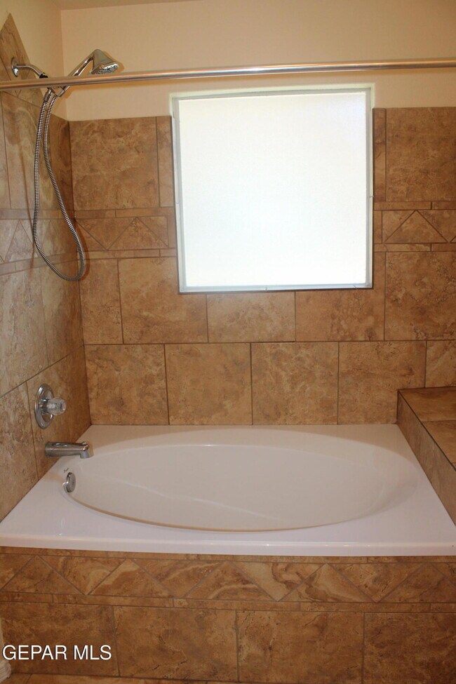 Building Photo - 12928 Hueco Pit Dr