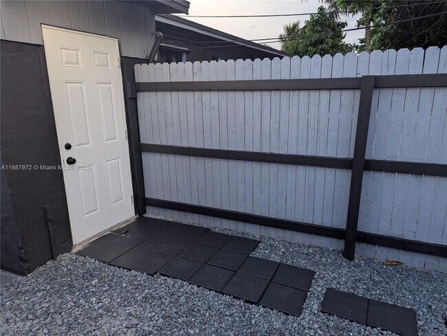 Building Photo - 14600 NW 11th Ct