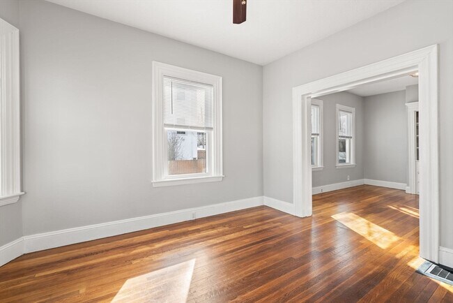 Building Photo - 3 Lawry St