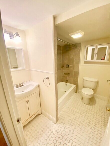 Building Photo - 276 Commonwealth Ave