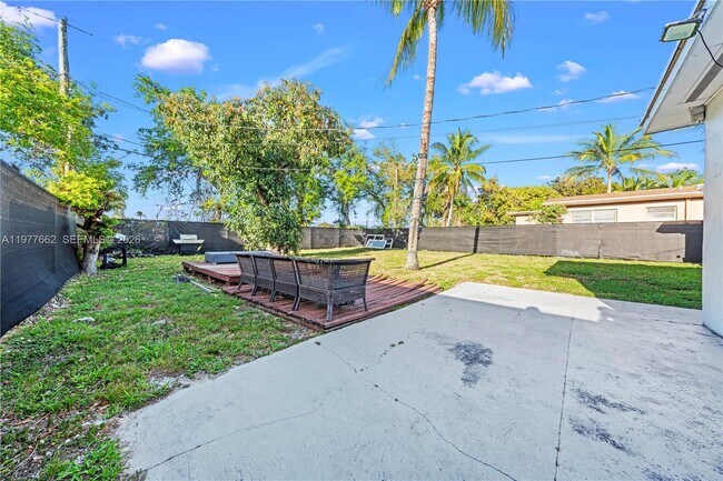 Building Photo - 581 NW 113th St