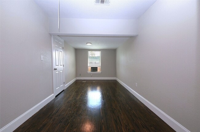 Building Photo - 5520 Lawson St