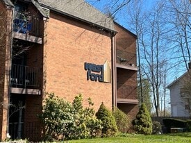 Building Photo - 183 Loomis Dr