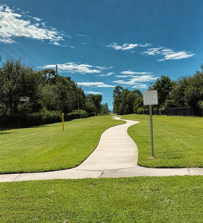 Building Photo - 22646 Triangle Ridge Dr