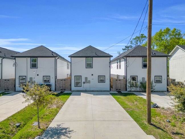 Building Photo - 8124 Sterlingshire St