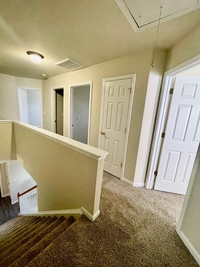 Building Photo - Stunning 5-bedroom, 2.5-bathroom home | Lo...