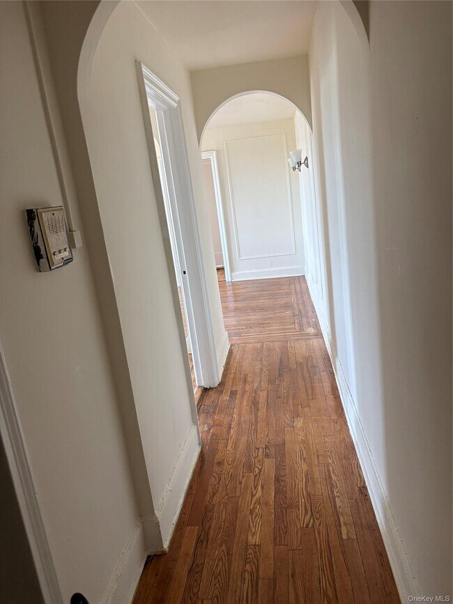 Building Photo - 30 Locust Hill Ave