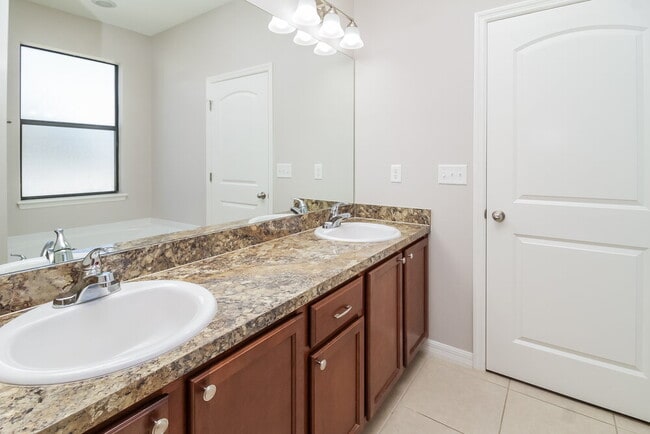 Building Photo - 4516 Manica Dr