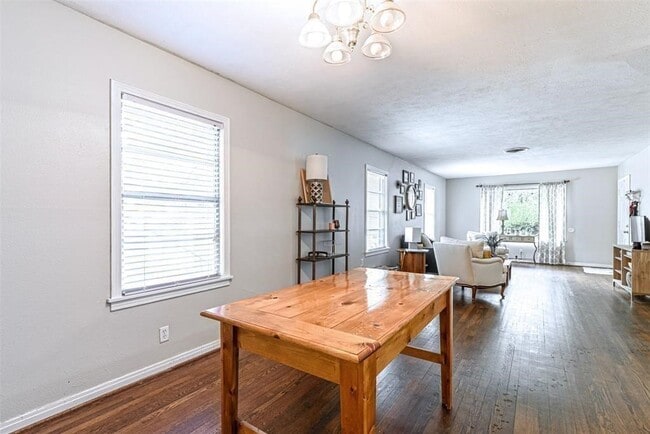 Building Photo - 1107 Worthshire St