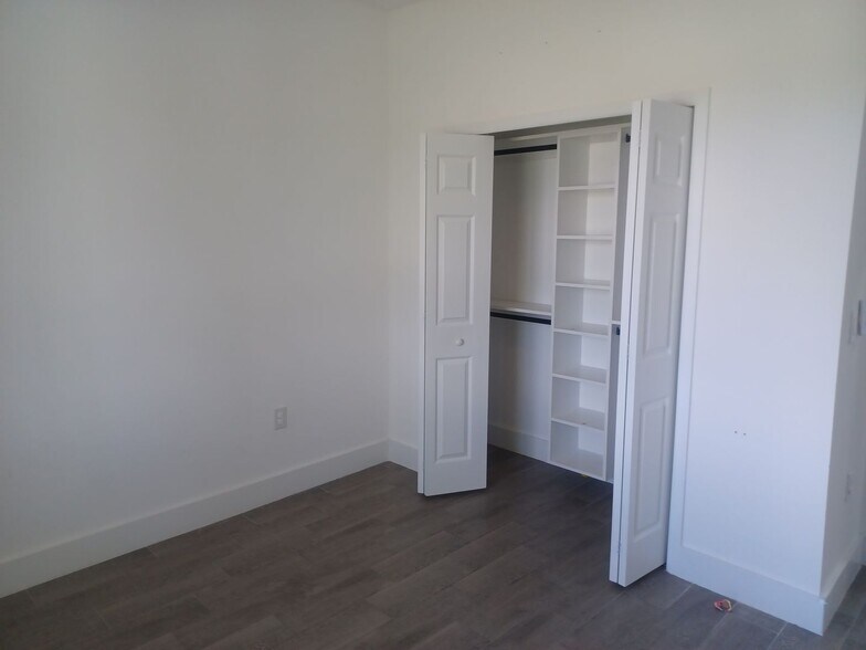 Building Photo - Available Now: Spacious 3 Bedroom / 2 Bathroom With a Large Fenced Yard