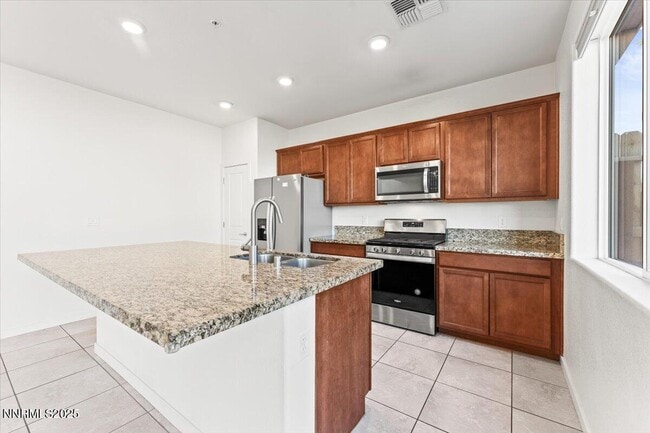 Building Photo - 1048 Big Rock Loop