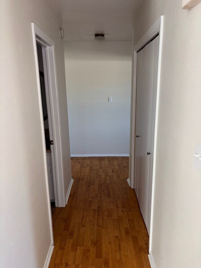 Building Photo - 3 Bedroom 2 Bathroom Georgetown Home